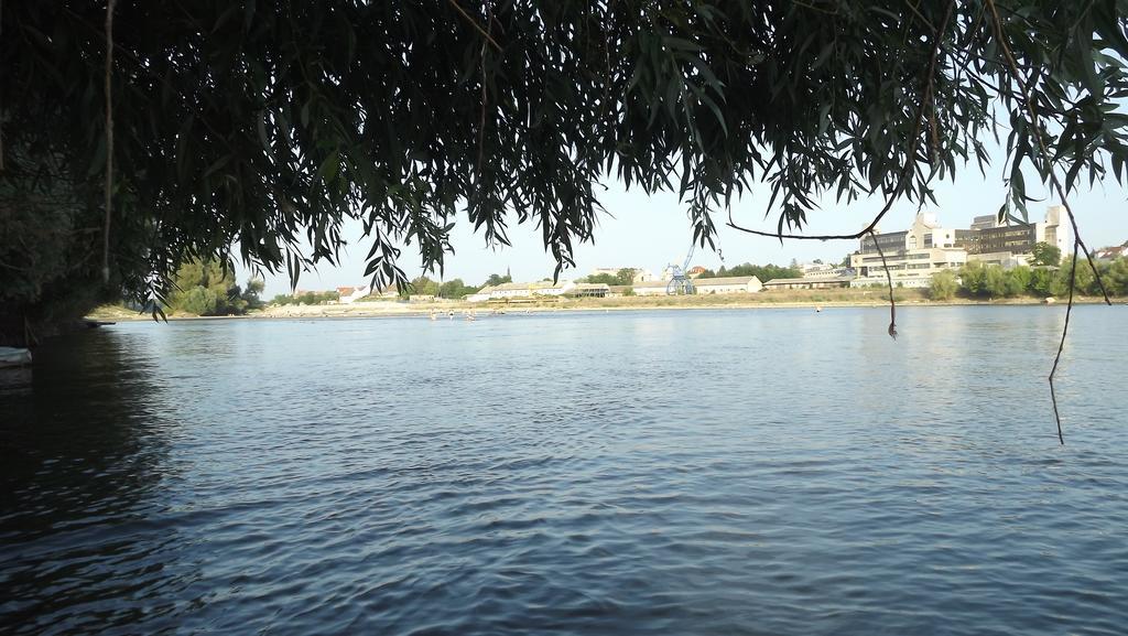 Apartments Osijek By The River Exterior foto